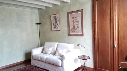 Elegante Dimora d' Epoca dal Fascino Retrò - image 5