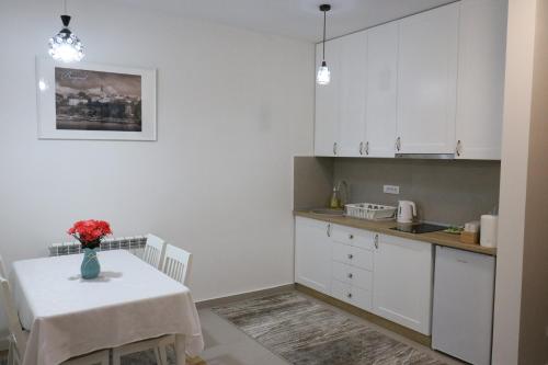 Belgrade Suncana Oaza 2-Star Guesthouse lobby