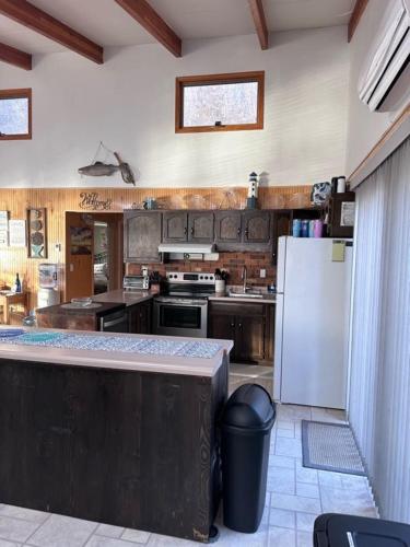 Sunset Haven Cottage in Aurora, USA