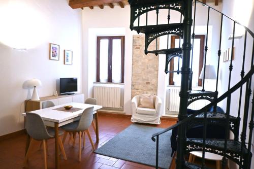  S318 - Sirolo, meraviglioso trilocale in palazzo storico in Sirolo