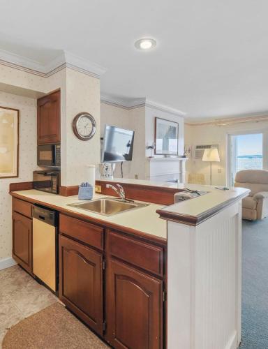 109 Water Street Inn - image 32