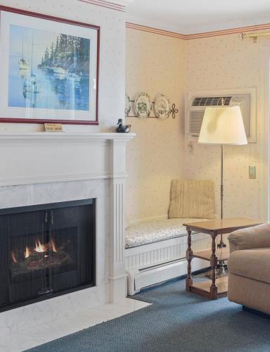109 Water Street Inn - image 24