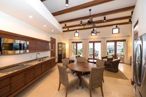 مطبخ, Las Verandas Hotel & Villas in Pristine Bay