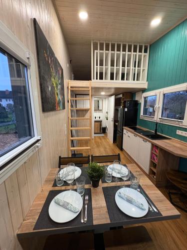 設施, KE-Tiny Siedlung Haus Charlie in 厄倫巴赫