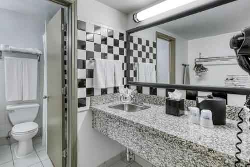 Best Western River North Hotel - image 7