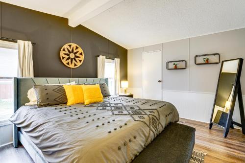 Fall & Winter Port Austin Retreat w/ Fire Pit in Grind Stone City (MI)