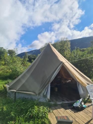 Grande tente au pied du Vercors gîte à louer La Guadeloupe