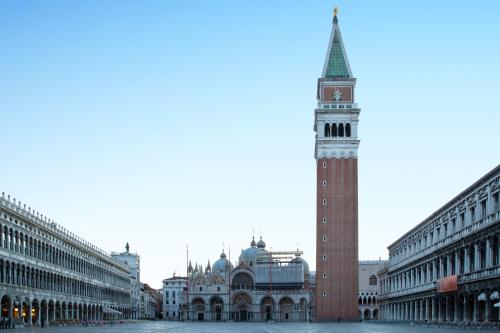 SARA S LUXURY HOME five minutes from Piazza San Marco, Venice