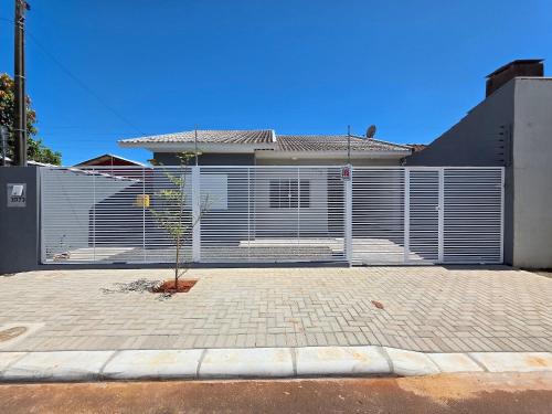 Casa 3 Quartos 3 Banheiros 15 min Centro – khách sạn tại Parque Imperatriz