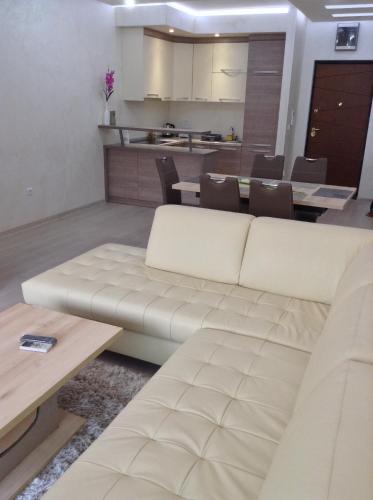 Apartment Seaview Budva - image 2