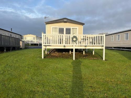 Home from Home at the Hendersons Caravan in คิลวินนิง