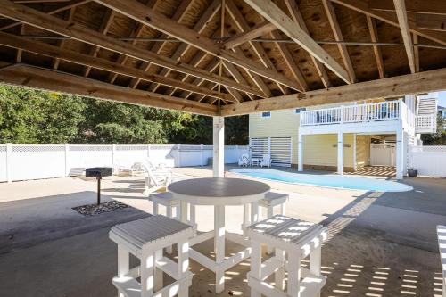 Corolla Getaway with Private Pool 5 mins to Beach in 北卡羅來納州科羅拉