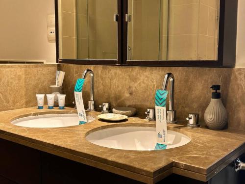 Luxurious 1Bedroom Apt in 29 Boulevard - Downtown - image 4