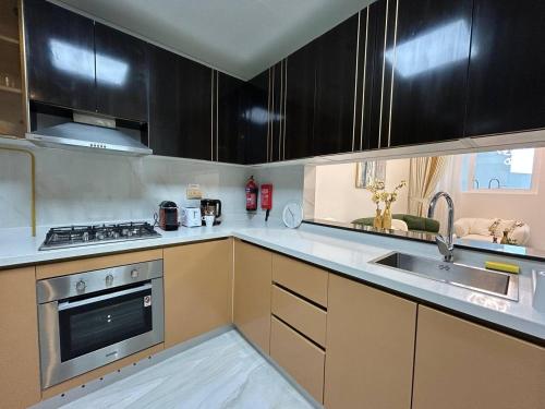 Luxury two bedroom at Gemz - image 5
