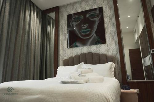 Luxurious 3 BR Apt in Park Gate Residences - image 6