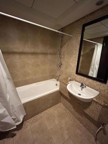 Luxury 2-Bedroom Apartment in DIFC - main image