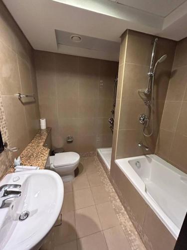 Luxury 2-Bedroom Apartment in DIFC - image 14