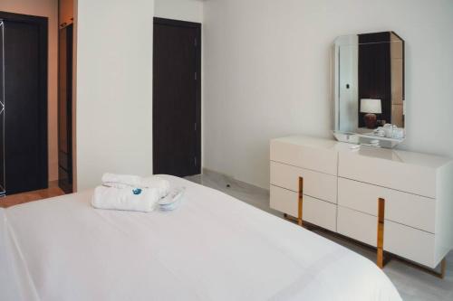 Fully Furnished 2-Bedroom Apt in Gemz by Danube - image 5