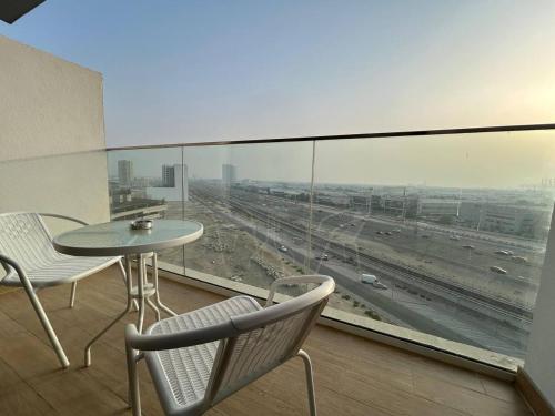 Spacious 1BR - Alexis Tower 1 - Close to Metro - image 3