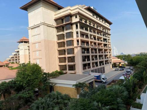 Entire House in Palm Jumeriah with a Sea View - image 5
