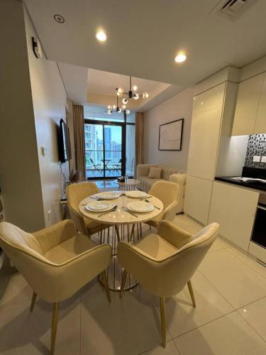 Modern 2bhk Apartment with Stunning City Views - image 8