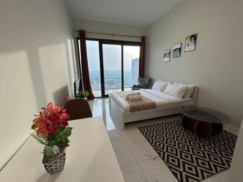 Modern Studio Apt in Jabel Ali Near Metro - image 3
