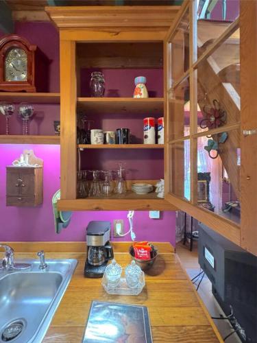 Blue Crystal Hideaway – Eureka Springs, AR