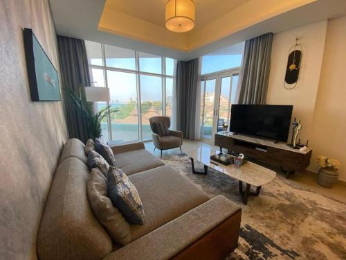 Sea-facing 1BHK Apartment in Palm Jumeirah - image 12