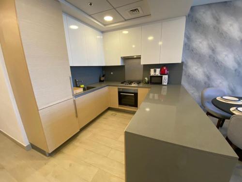 Sea-facing 1BHK Apartment in Palm Jumeirah - image 4