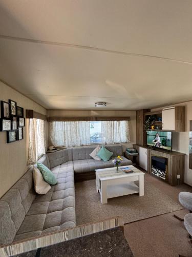 Camber Sands - Family Staycation, 3 BR, FREE WI-FI, PRIVATE PARKING 1