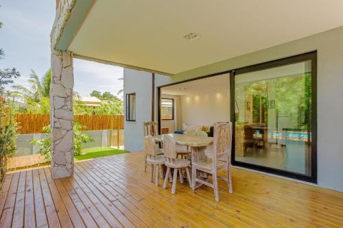 陽台/露台, PF129 Linda Casa a 5min da Vila de Praia do Forte in 福特海灘