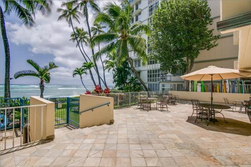 Marbella Lane - Breezy Studio at Diamond Head Beach Hotel in Diamond Head