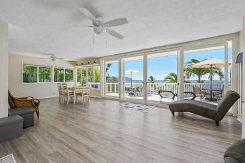 Marbella Lane - Sunshine Seascape Ocean View in Kaneohe (HI)