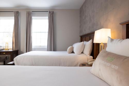 2 twin beds