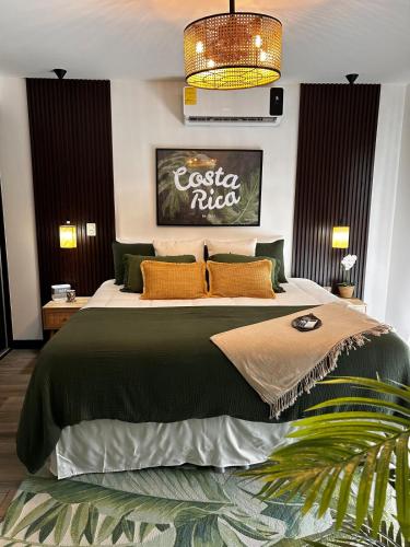 Secure Retreat Near SJO and 27, Ideal for Families in Guacima Arriba