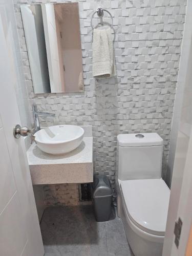 Comfortable apt in Cerro Colorado near the airport - image 3