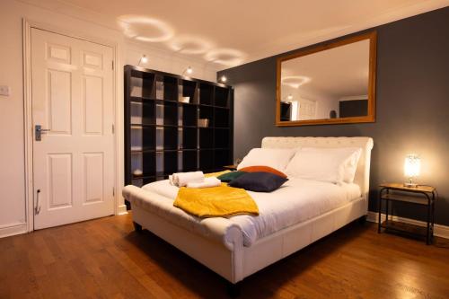 Spacious 4-Bed House Excel London - The O2 Arena- LCA- Canary Wharf - Free parking gîte à louer North Woolwich
