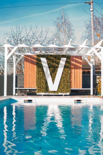 The V House Luxury A-Frame with Private Pool in Dvorovi