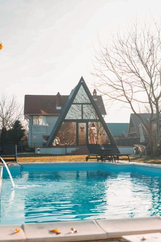 The V House Luxury A-Frame with Private Pool in Dvorovi