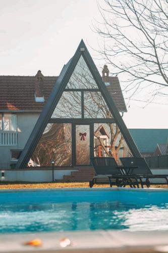 The V House Luxury A-Frame with Private Pool in Dvorovi