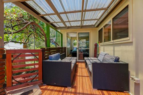 Dorathee Cottage - Pet Friendly - Absolute Waterfront in Singletons Mill