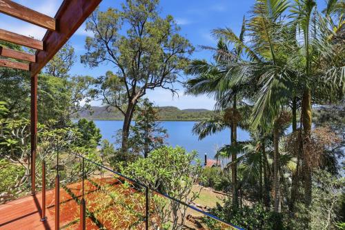 Dorathee Cottage - Pet Friendly - Absolute Waterfront in Singletons Mill