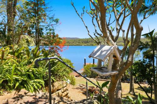 Dorathee Cottage - Pet Friendly - Absolute Waterfront in Singletons Mill