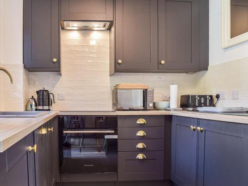 Konyha, The Cottage On The Green - Uk47990 in Chipping Norton