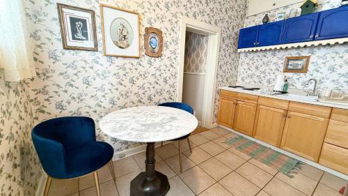 Cozy Condo In The Governors Mansion Pets Okay in Leadville, USA