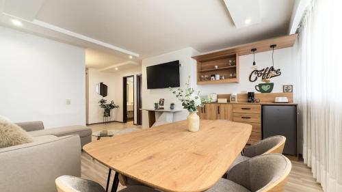 Közös társalgó / TV, La Carolina Suite Moderna - Excelente Ubicación (La Carolina Suite Moderna - Excelente Ubicacion) in Bellavista
