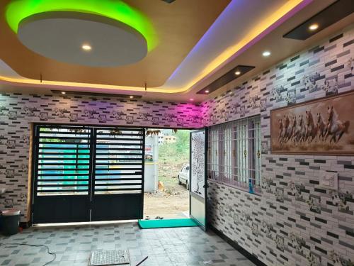 Happy Holidays Cottage in Hogenakkal