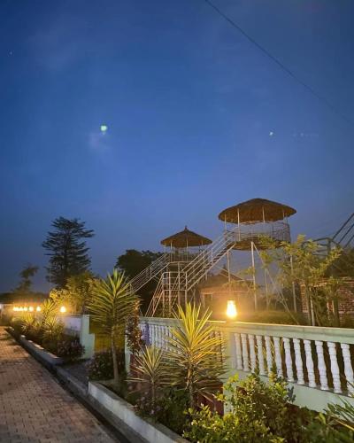 Rhino Spot Resort in Kawasoti