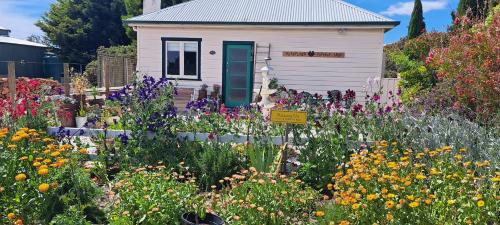 . Heartland cottage