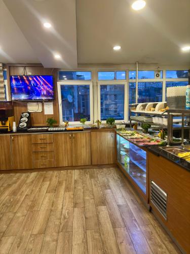 Kitchen, GROSS HOTEL in Laleli